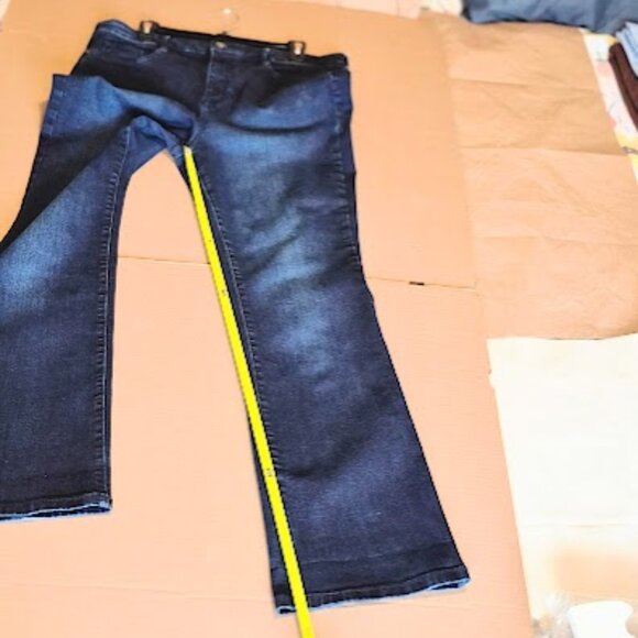 Nine West women's boot cut indigo blue jeans.  Like New, size 16 - Picture 7 of 11